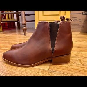 Nisolo Everyday Chelsea Boots in the color Brandy.